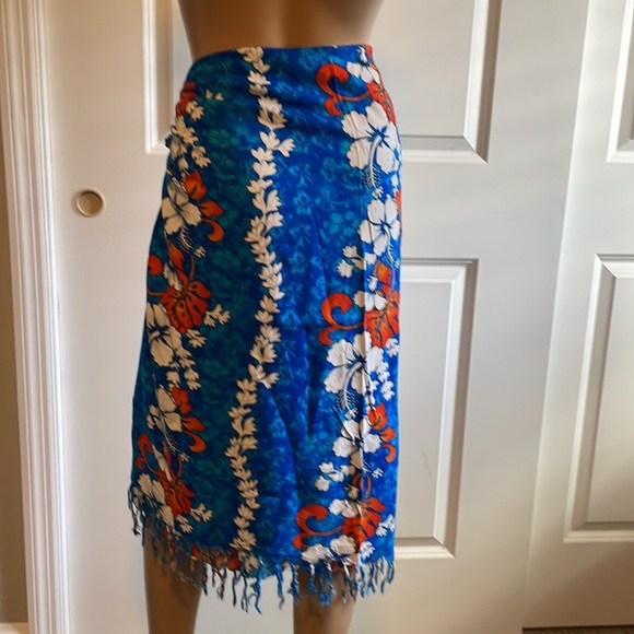 In Gear Sarong Wrap Bathing Suit Cover Up Shawl Skirt Dress One Size 3.6 x 5 - Picture 2 of 10
